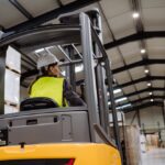 Comprar o alquilar las máquinas o vehículos de la empresa