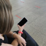 Despido por incumplimiento del horario y uso abusivo de dispositivos móviles