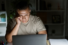 La falta de registro de jornada no es una prueba automática de horas extra