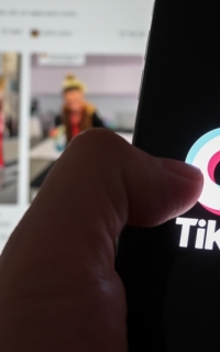 Despedido por criticar a su empresa en Tik Tok Despedido por criticar a su empresa en Tik Tok